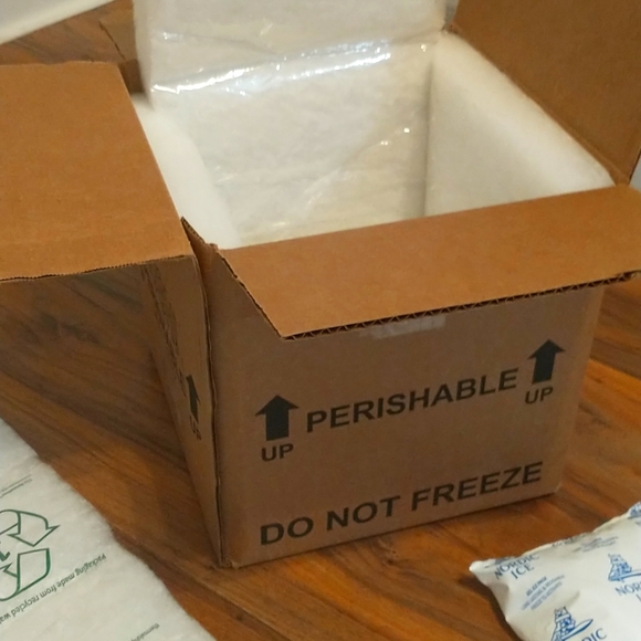 Renewliner insulated packaging material and cold package set - Picture 4 of 5